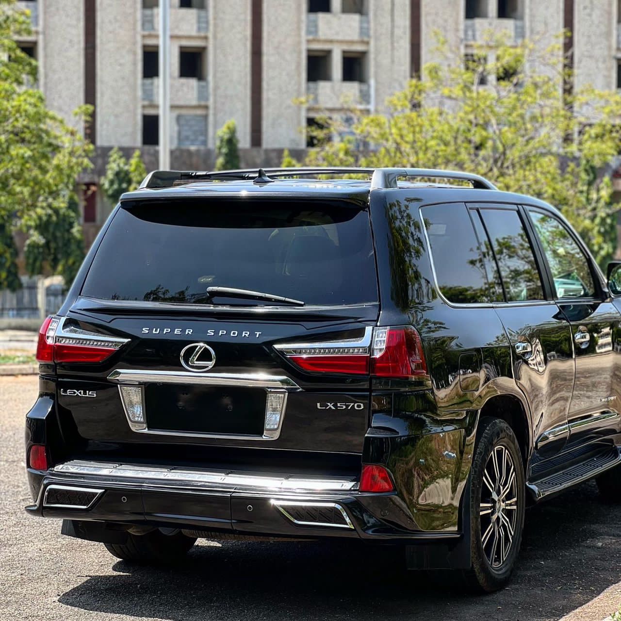Lexus LX570